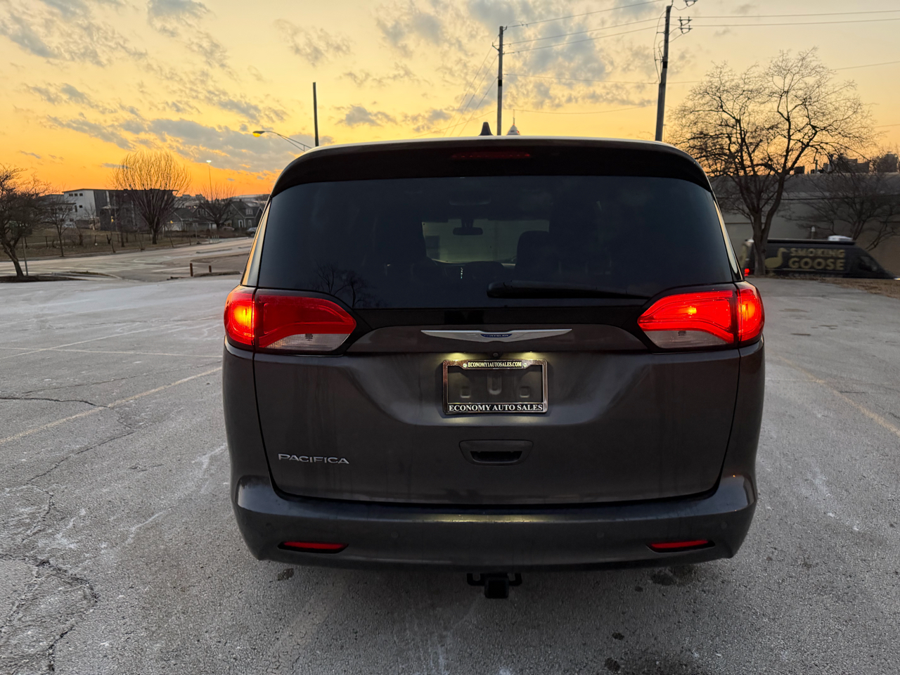 Chrysler Pacifica LX 2018