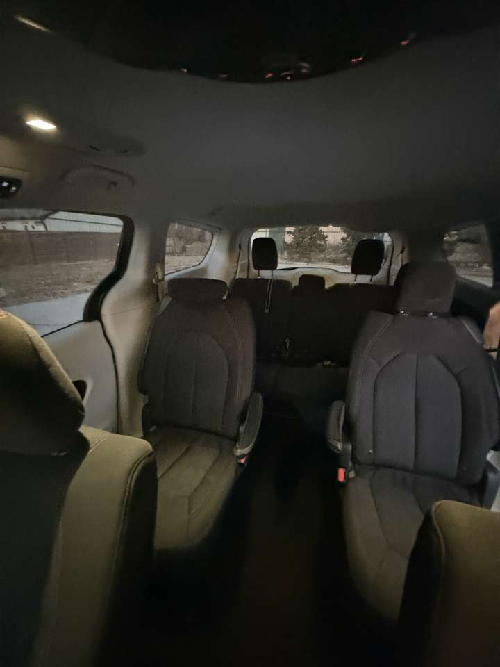 Chrysler Pacifica LX 2018