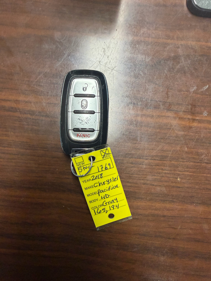 Chrysler Pacifica LX 2018