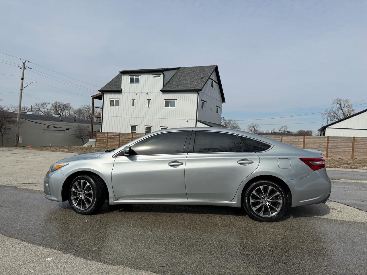 Toyota Avalon XLE 2017