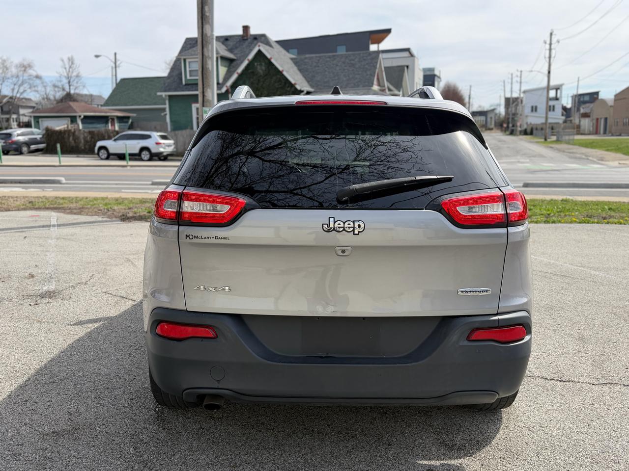 Jeep Cherokee Latitude 4WD 2016