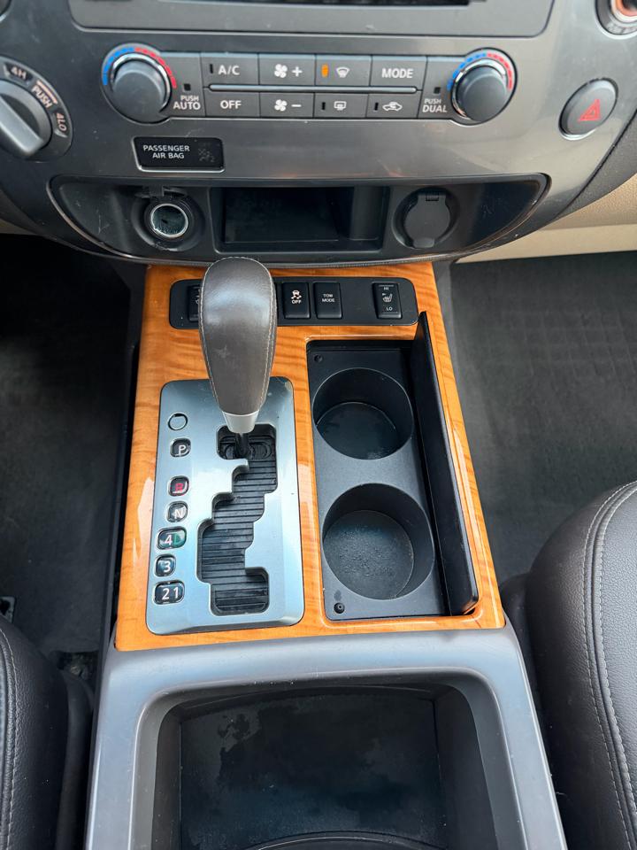 Nissan Armada Platinum 4WD 2015