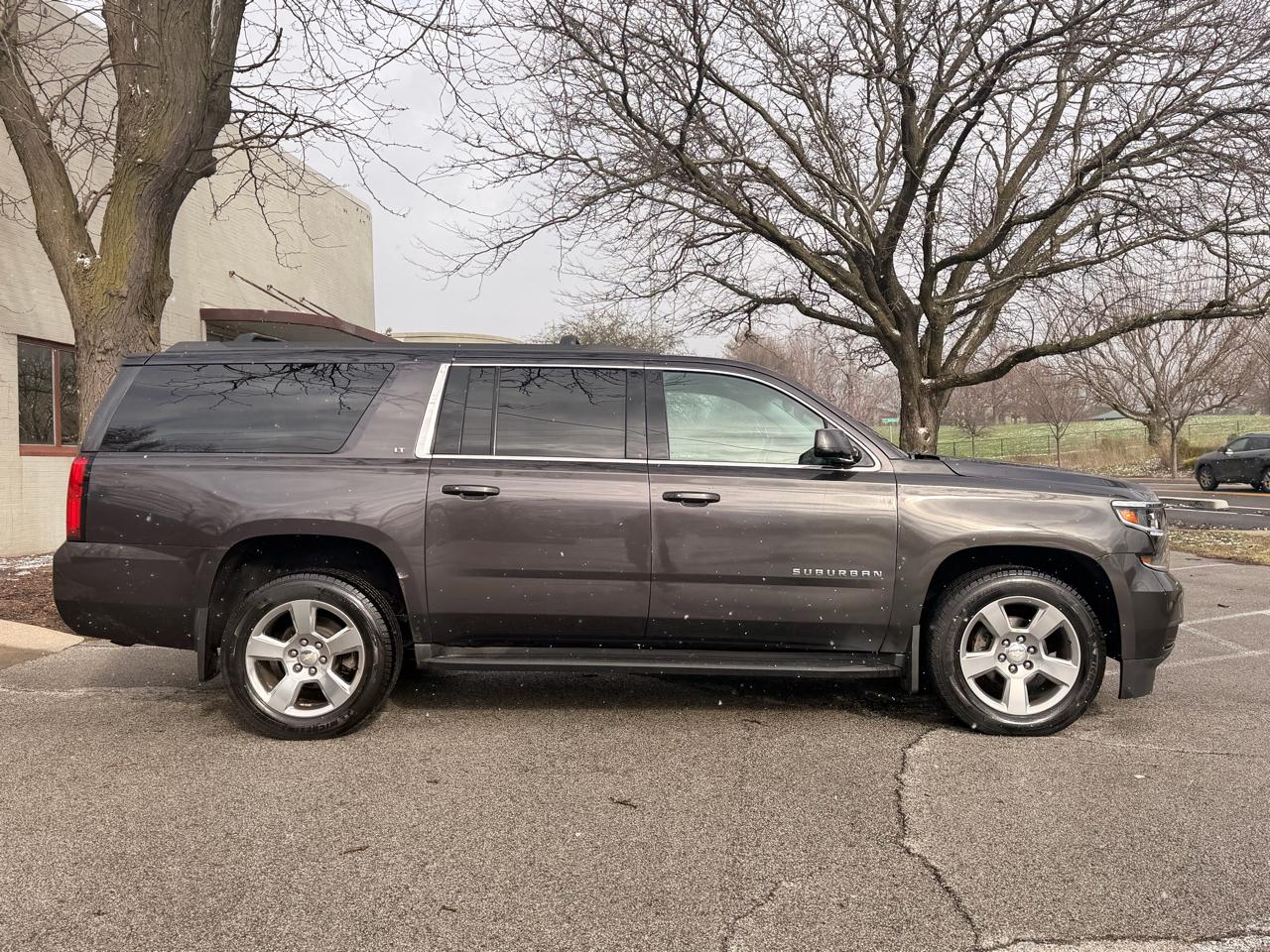 Chevrolet Suburban LT 4WD 2016