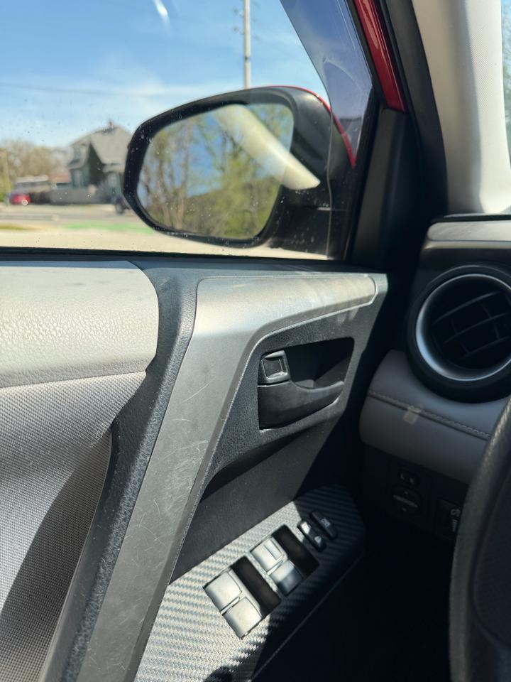 Toyota RAV4 XLE AWD 2013