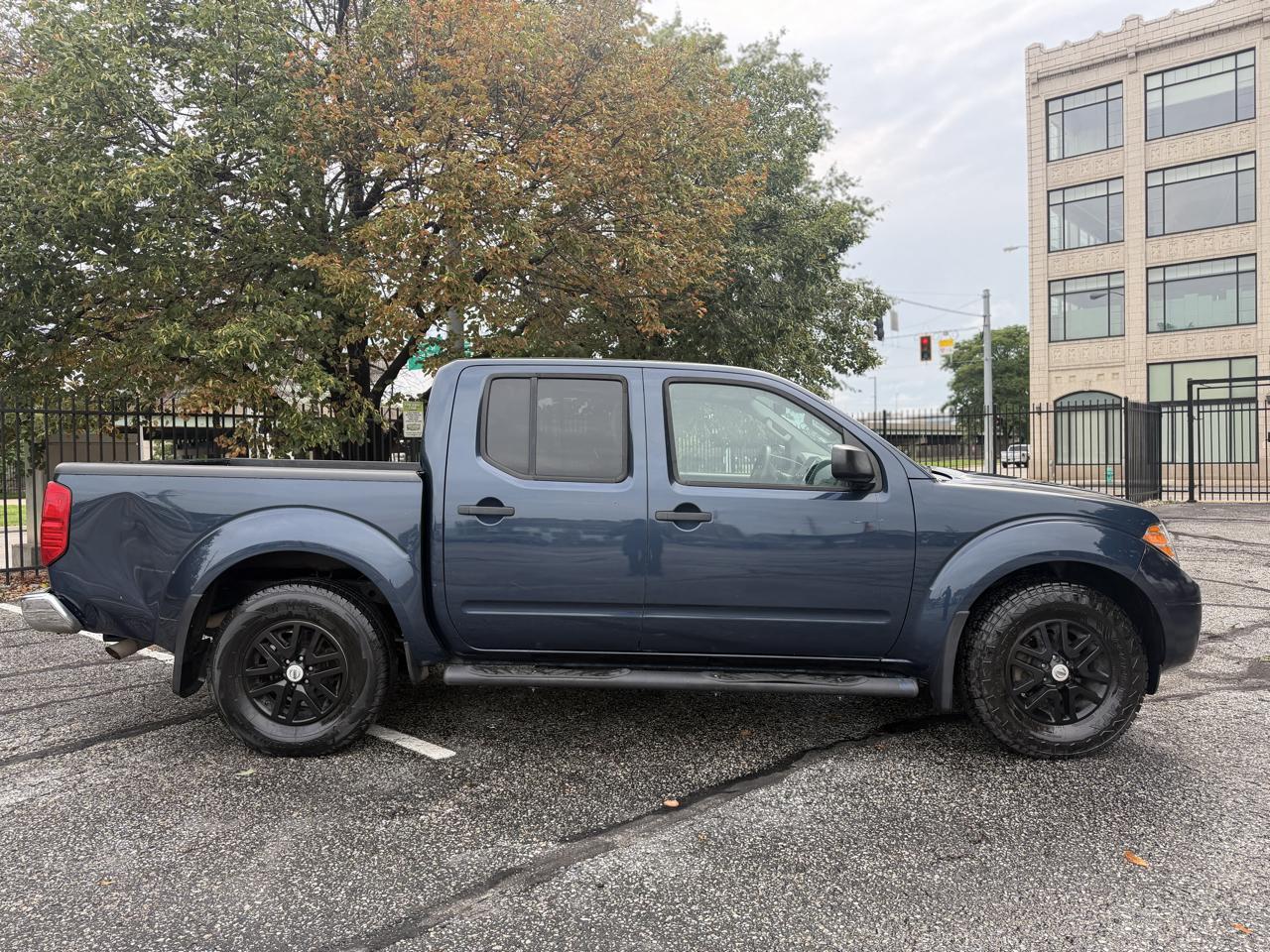 Nissan Frontier S Crew Cab 5AT 2WD 2016