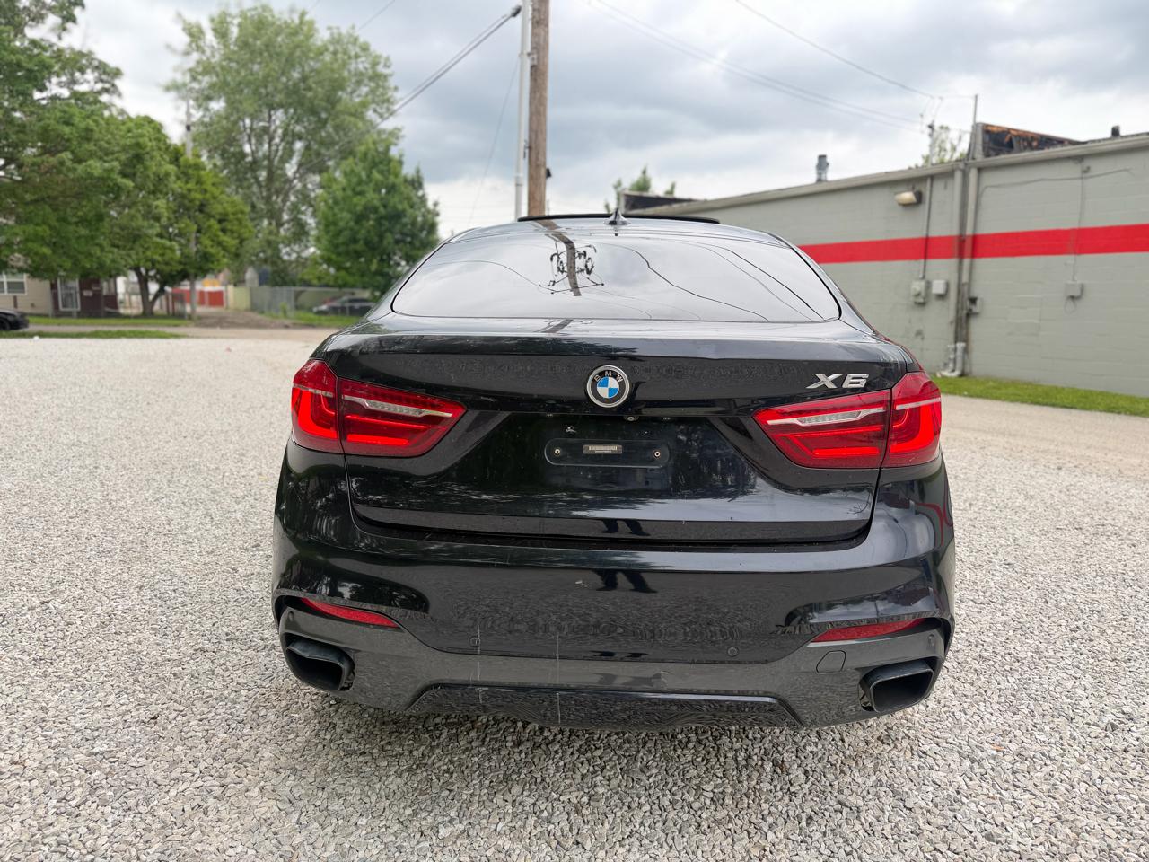 BMW X6 xDrive50i 2016
