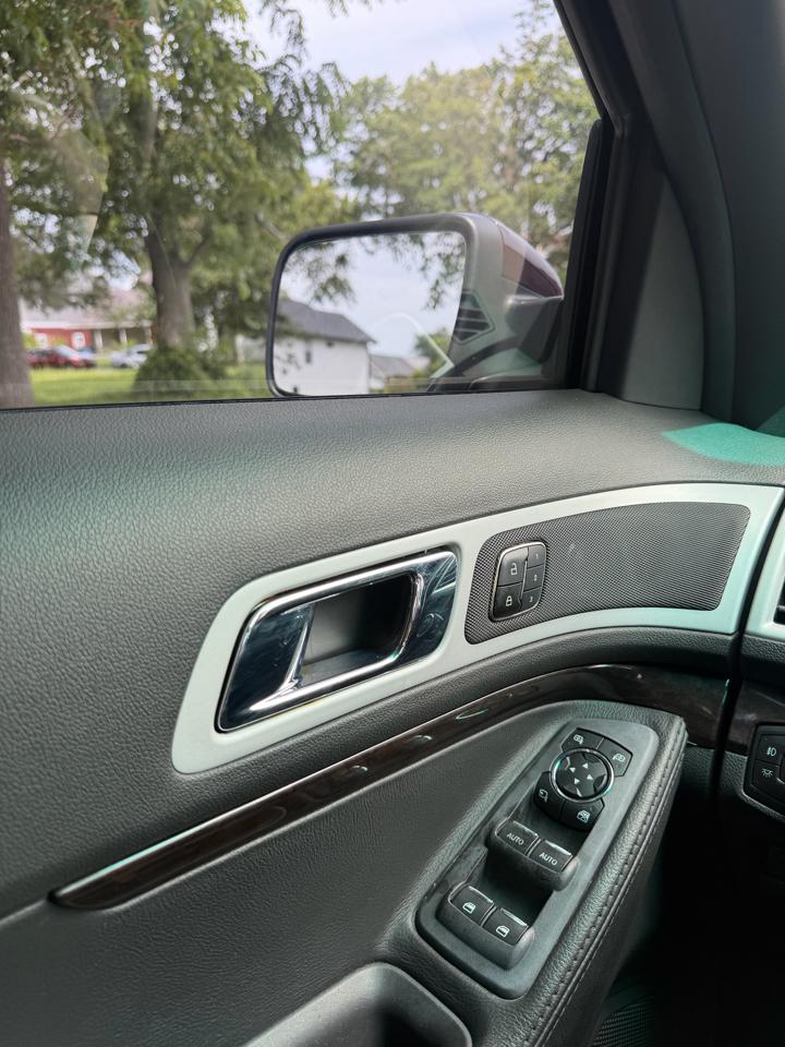 Ford Explorer Limited 4WD 2011