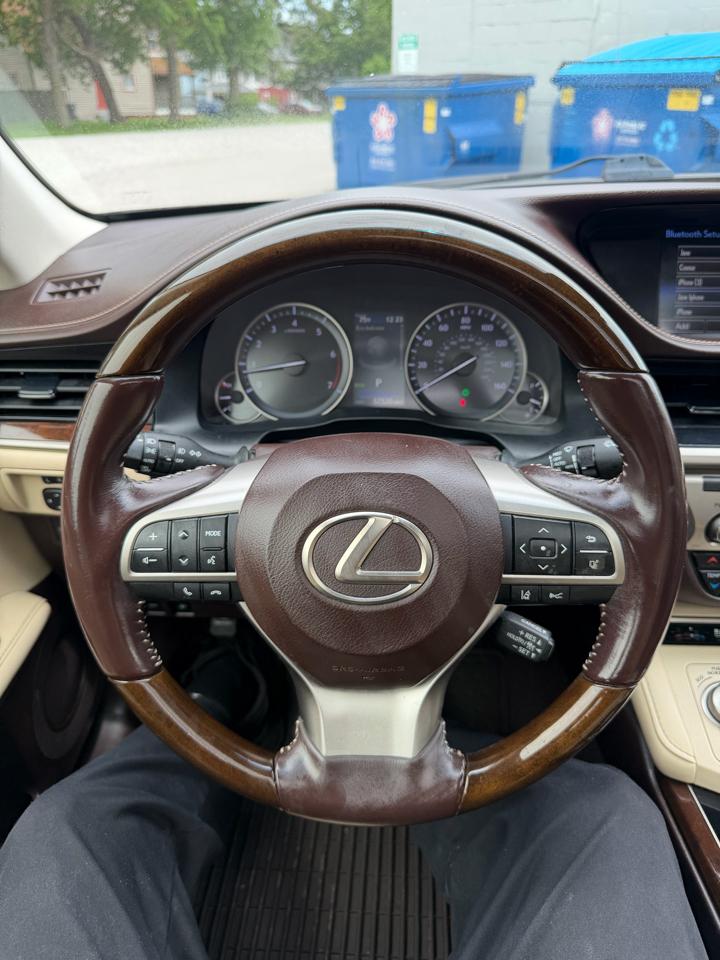 Lexus ES 350 Sedan 2016