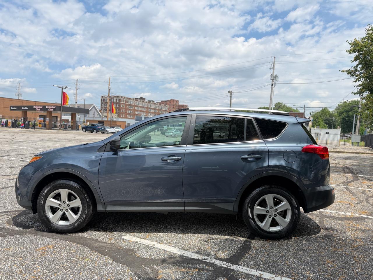 Toyota RAV4 XLE AWD 2014