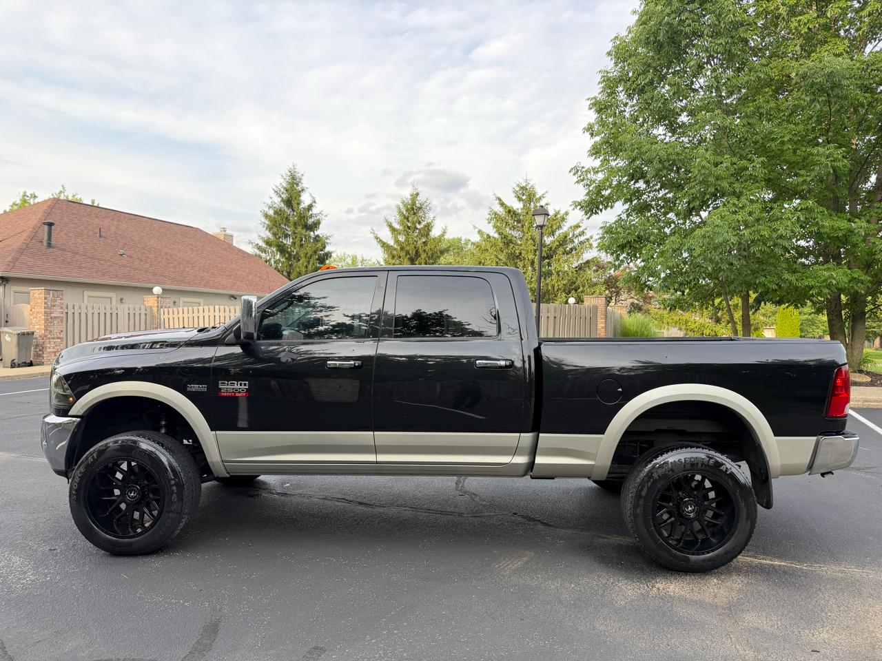 Dodge 2500 Laramie Crew Cab LWB 4WD 2011
