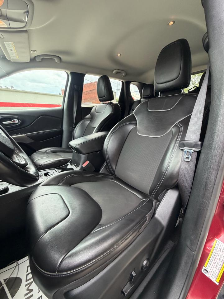 Jeep Cherokee Latitude Plus 4WD 2019