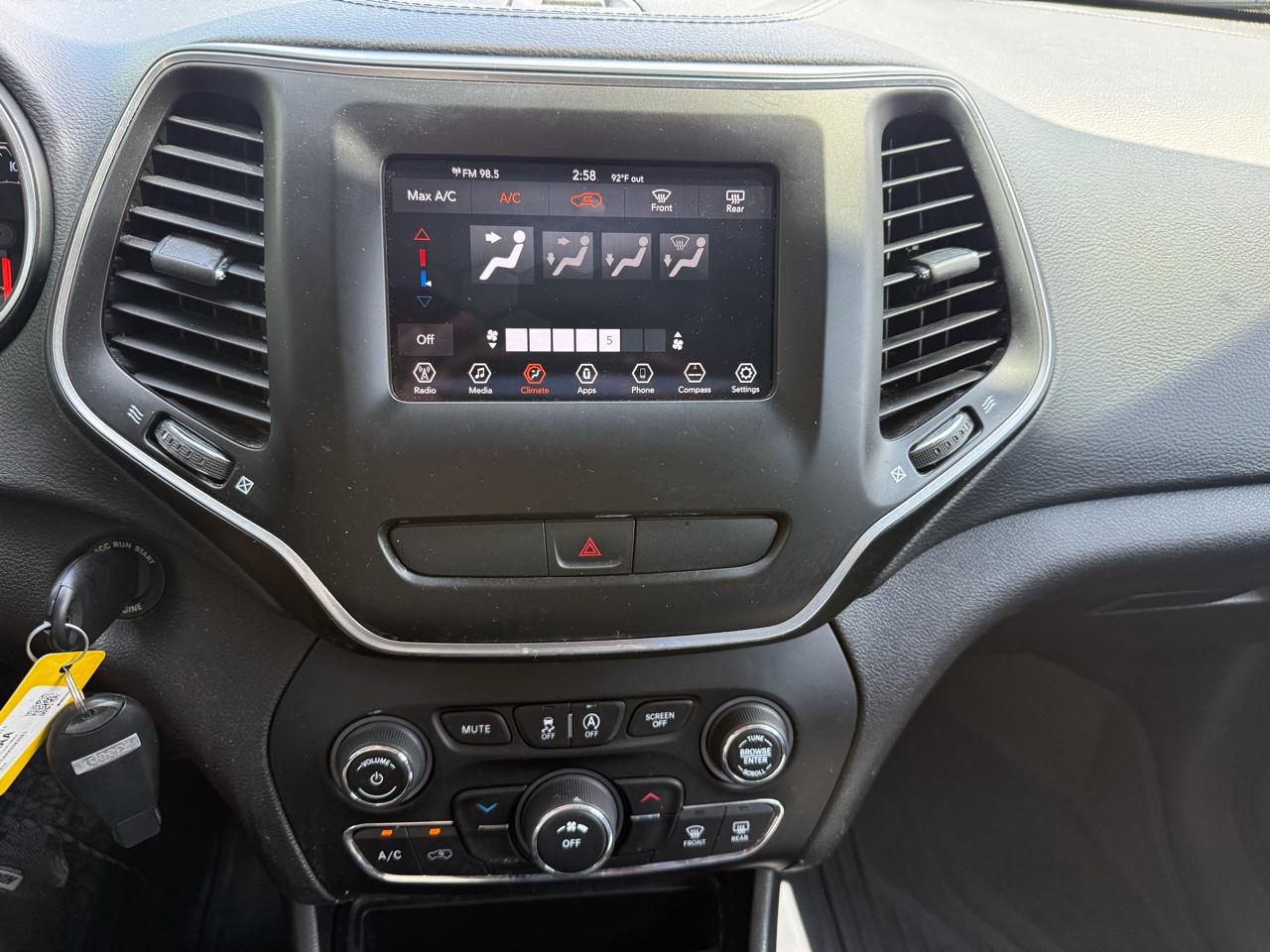 Jeep Cherokee Latitude FWD 2019