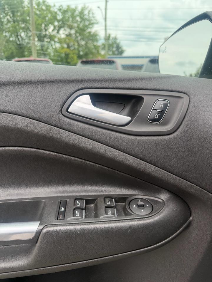 Ford Escape SE FWD 2017