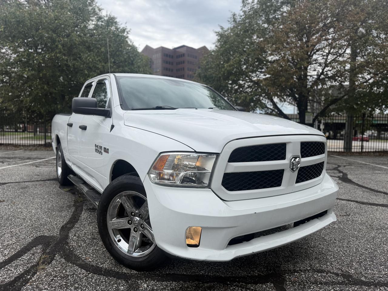 RAM 1500 Tradesman Quad Cab 4WD 2016