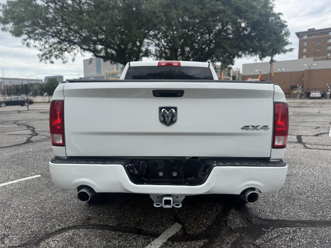 RAM 1500 Tradesman Quad Cab 4WD 2016