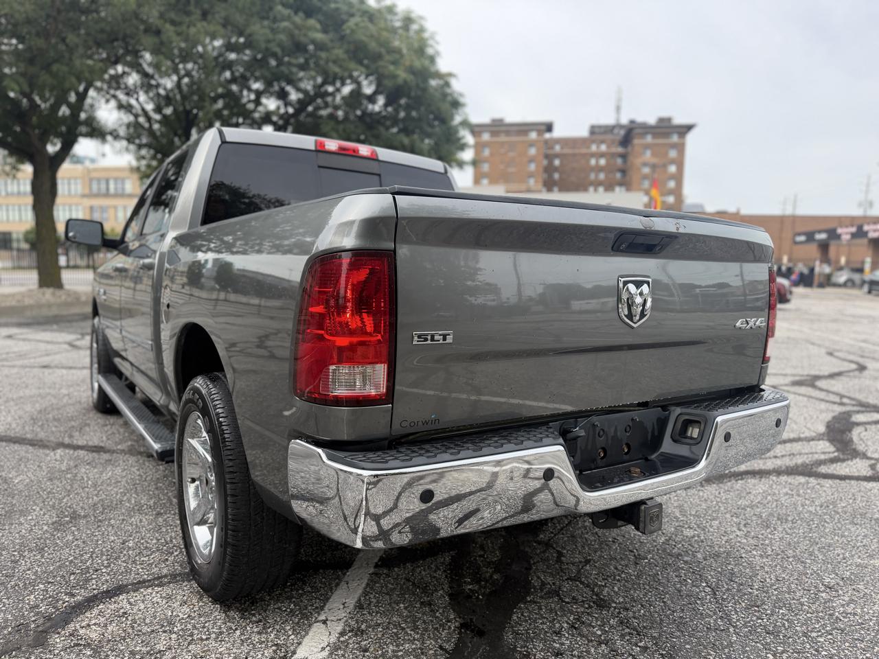 RAM 1500 SLT Crew Cab SWB 4WD 2013