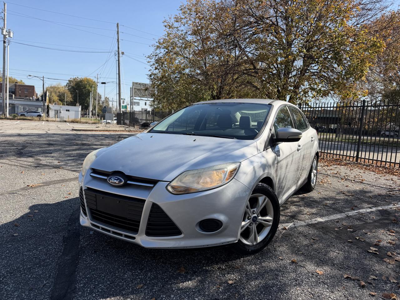 Ford Focus SE Sedan 2014