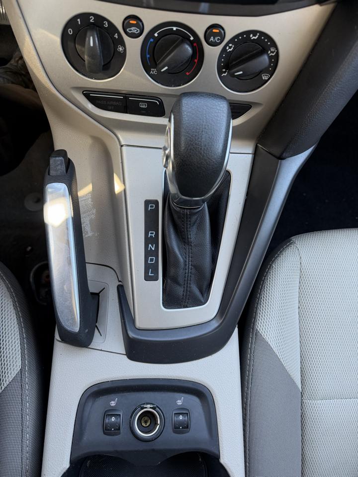 Ford Focus SE Sedan 2014
