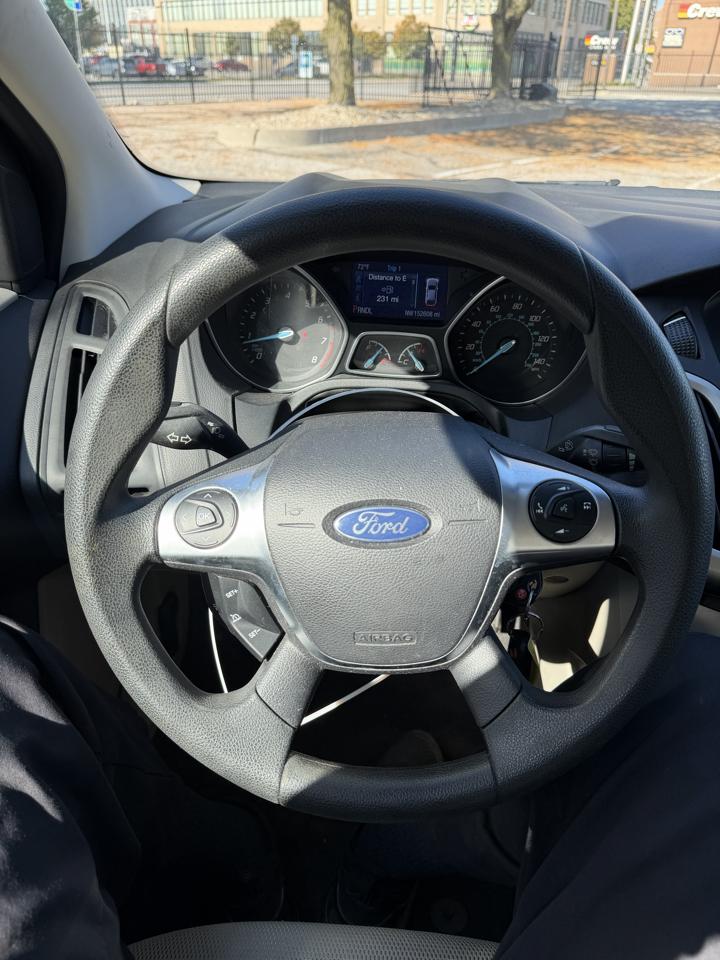 Ford Focus SE Sedan 2014