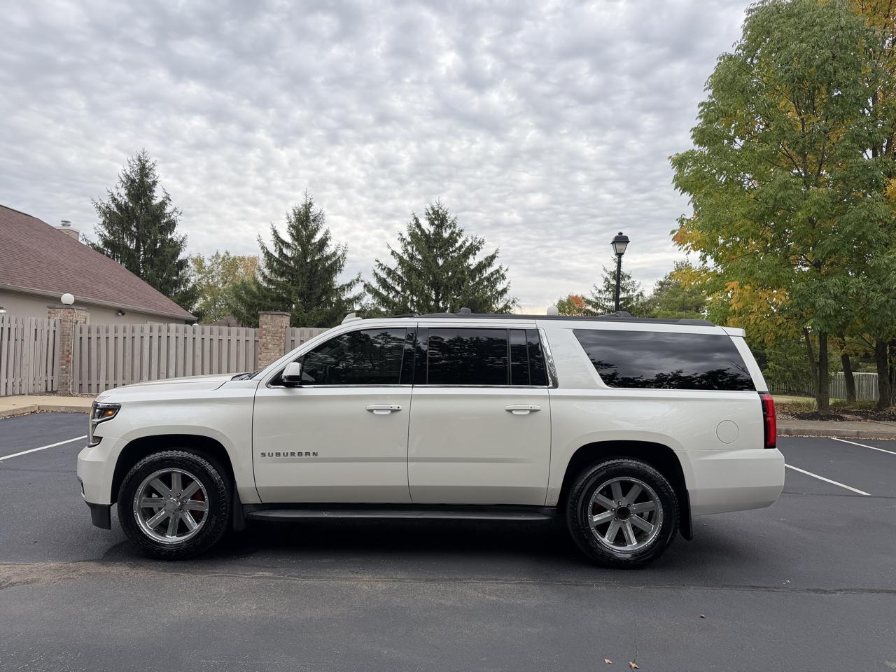 Chevrolet Suburban LT 1500 4WD 2015