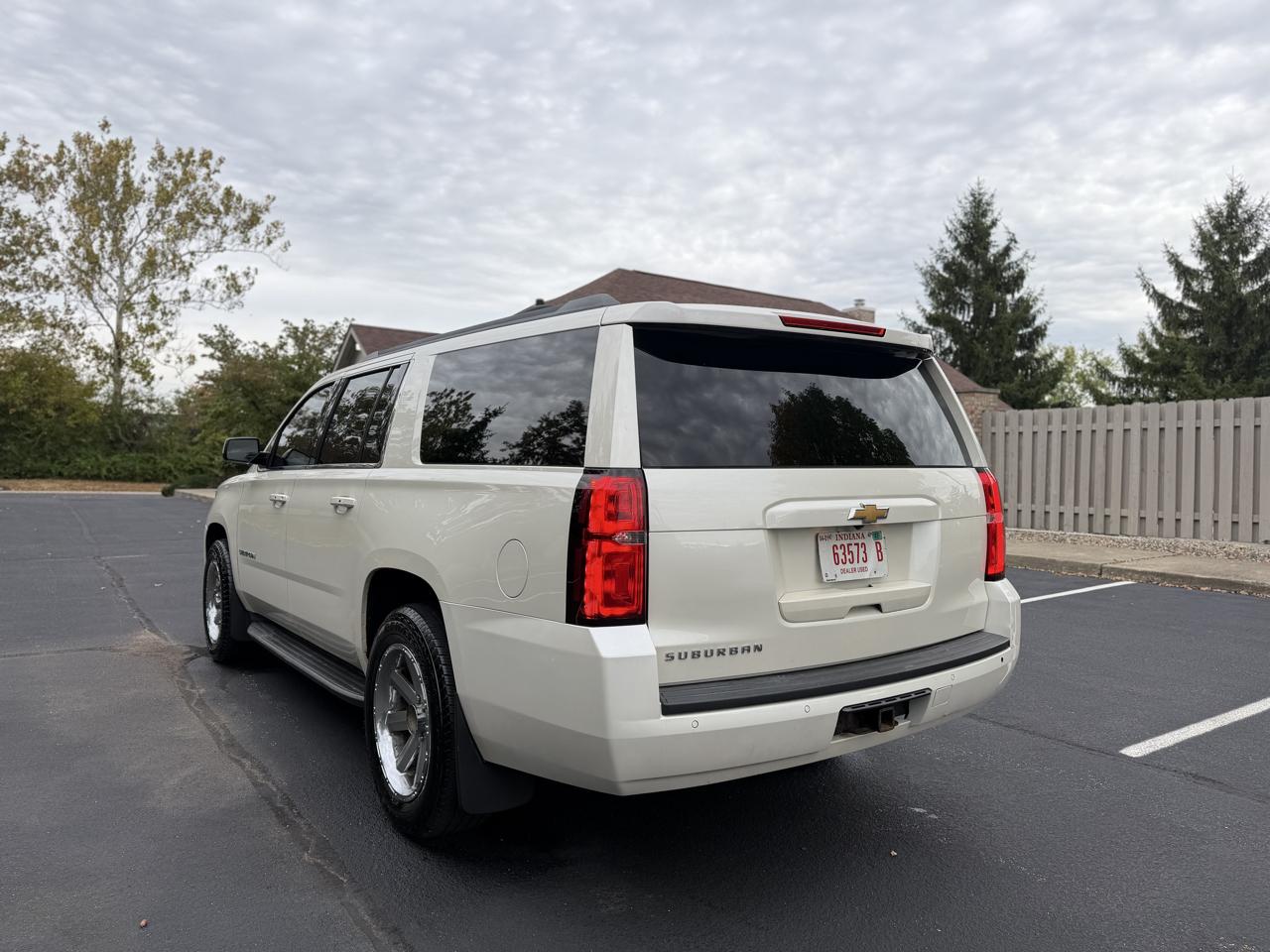 Chevrolet Suburban LT 1500 4WD 2015
