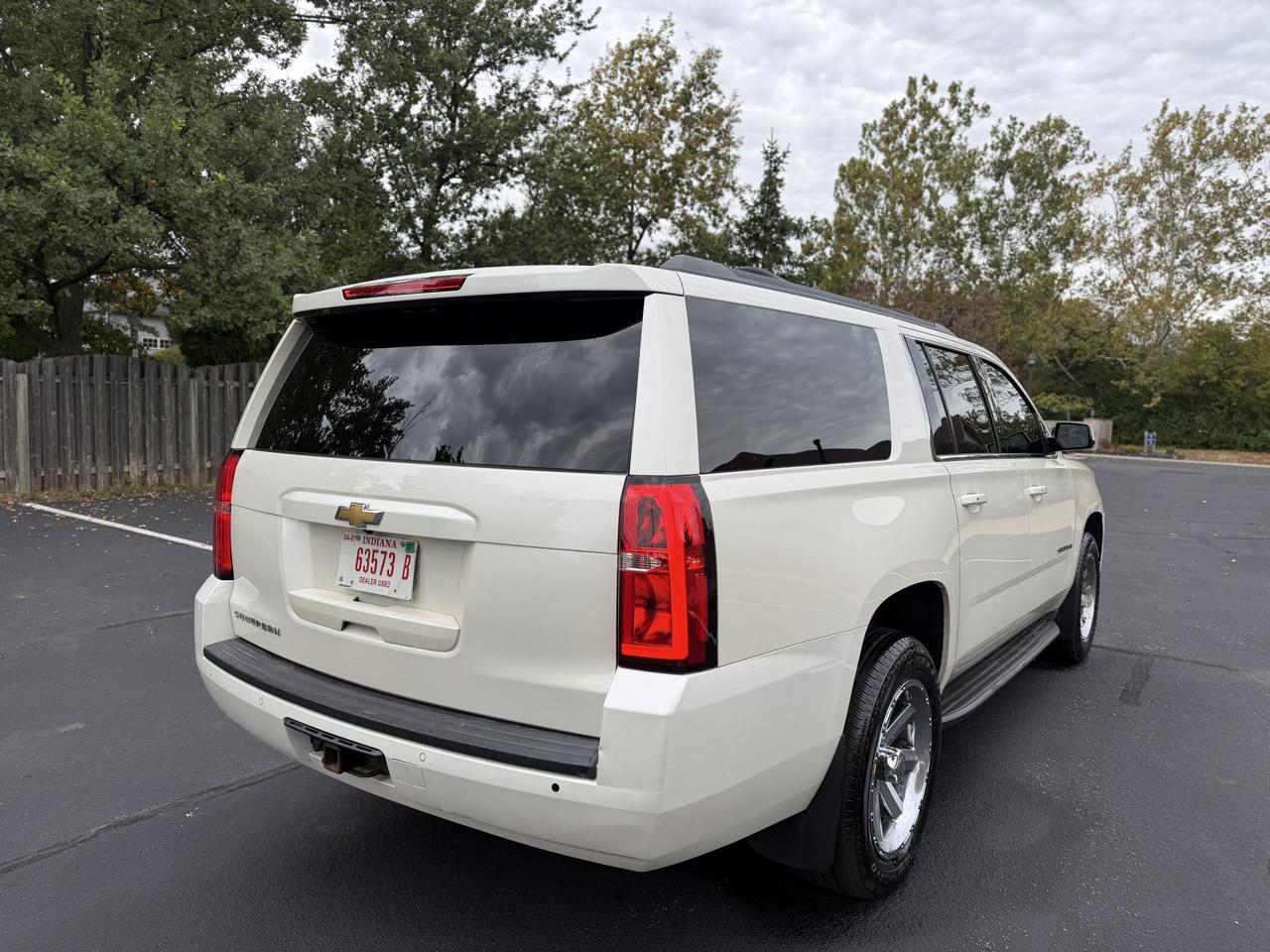 Chevrolet Suburban LT 1500 4WD 2015