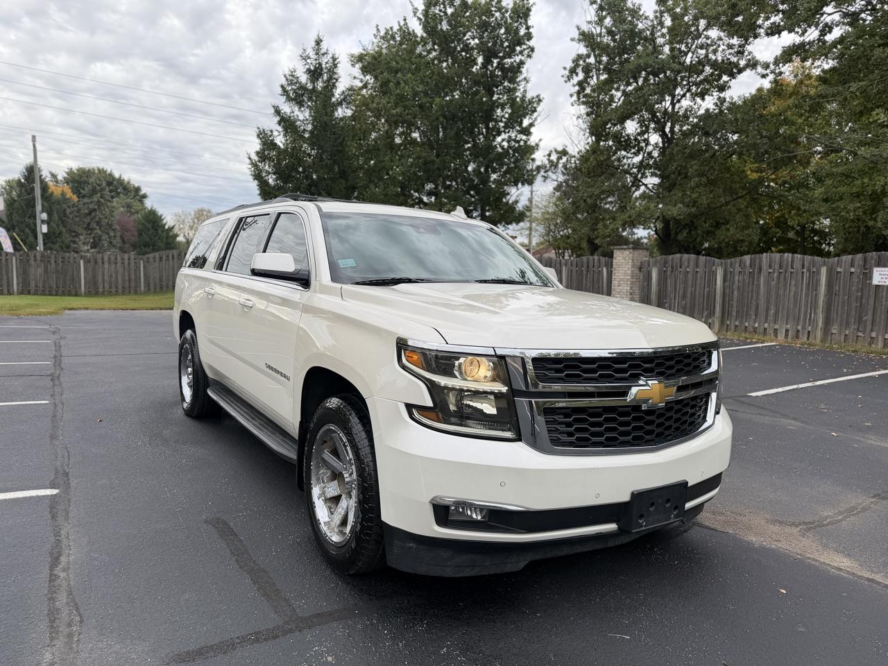 Chevrolet Suburban LT 1500 4WD 2015