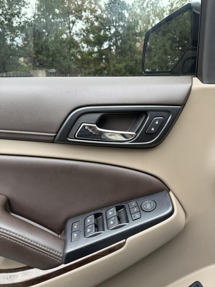 Chevrolet Suburban LT 1500 4WD 2015