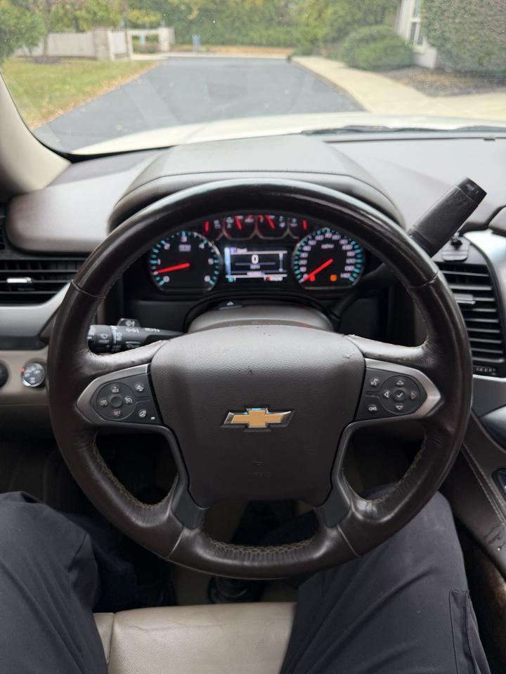 Chevrolet Suburban LT 1500 4WD 2015