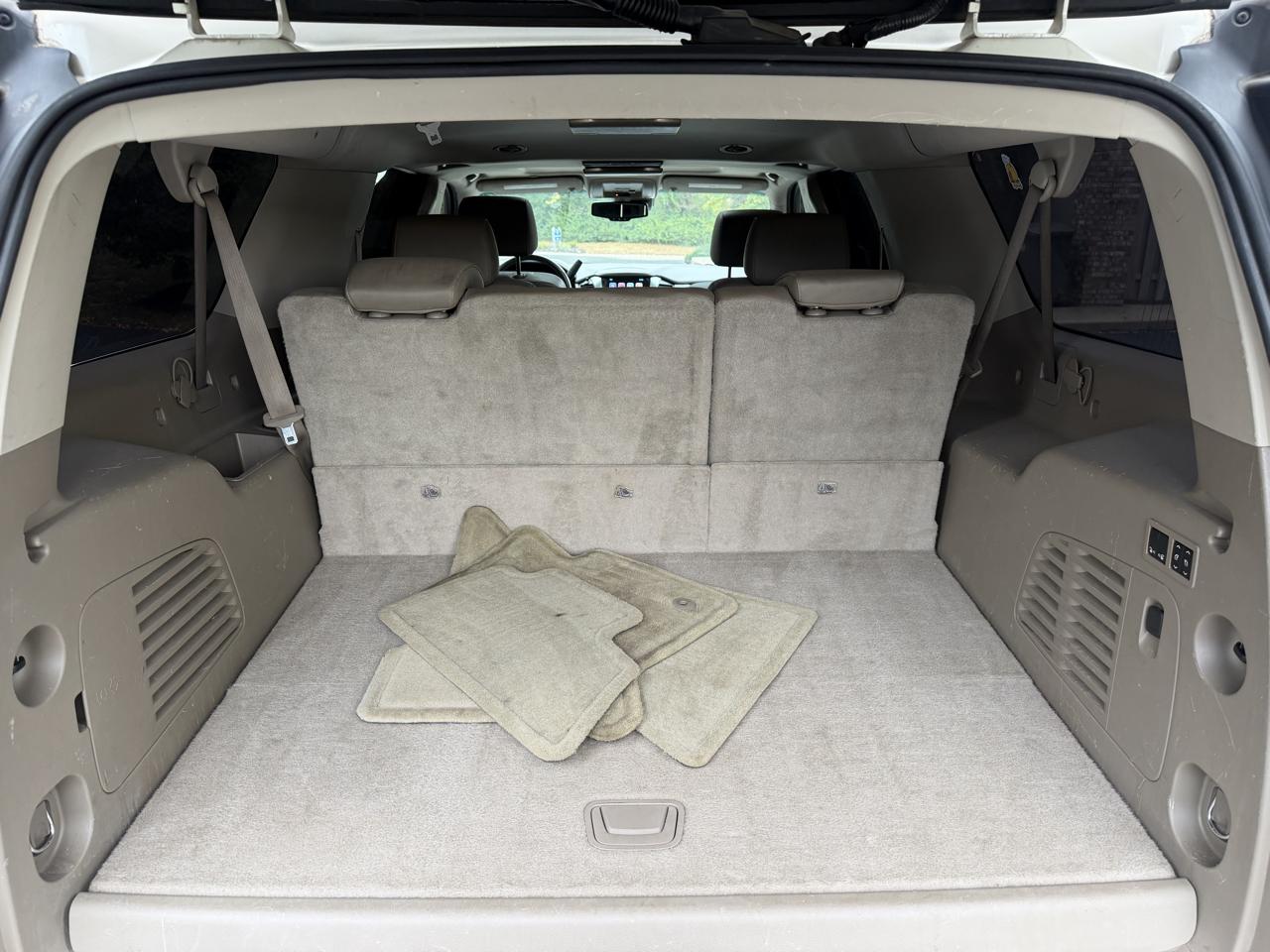 Chevrolet Suburban LT 1500 4WD 2015