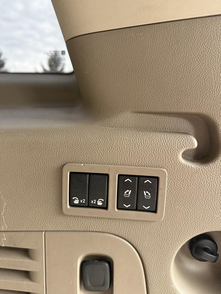 Chevrolet Suburban LT 1500 4WD 2015