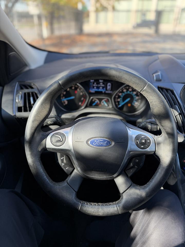 Ford Escape Titanium 4WD 2014