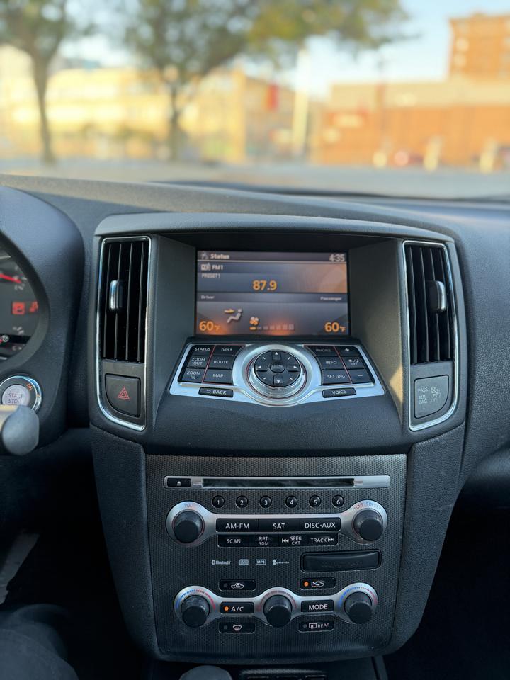 Nissan Maxima S 2009