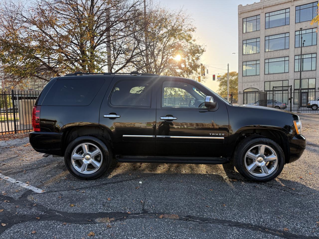 Chevrolet Tahoe LTZ 4WD 2013