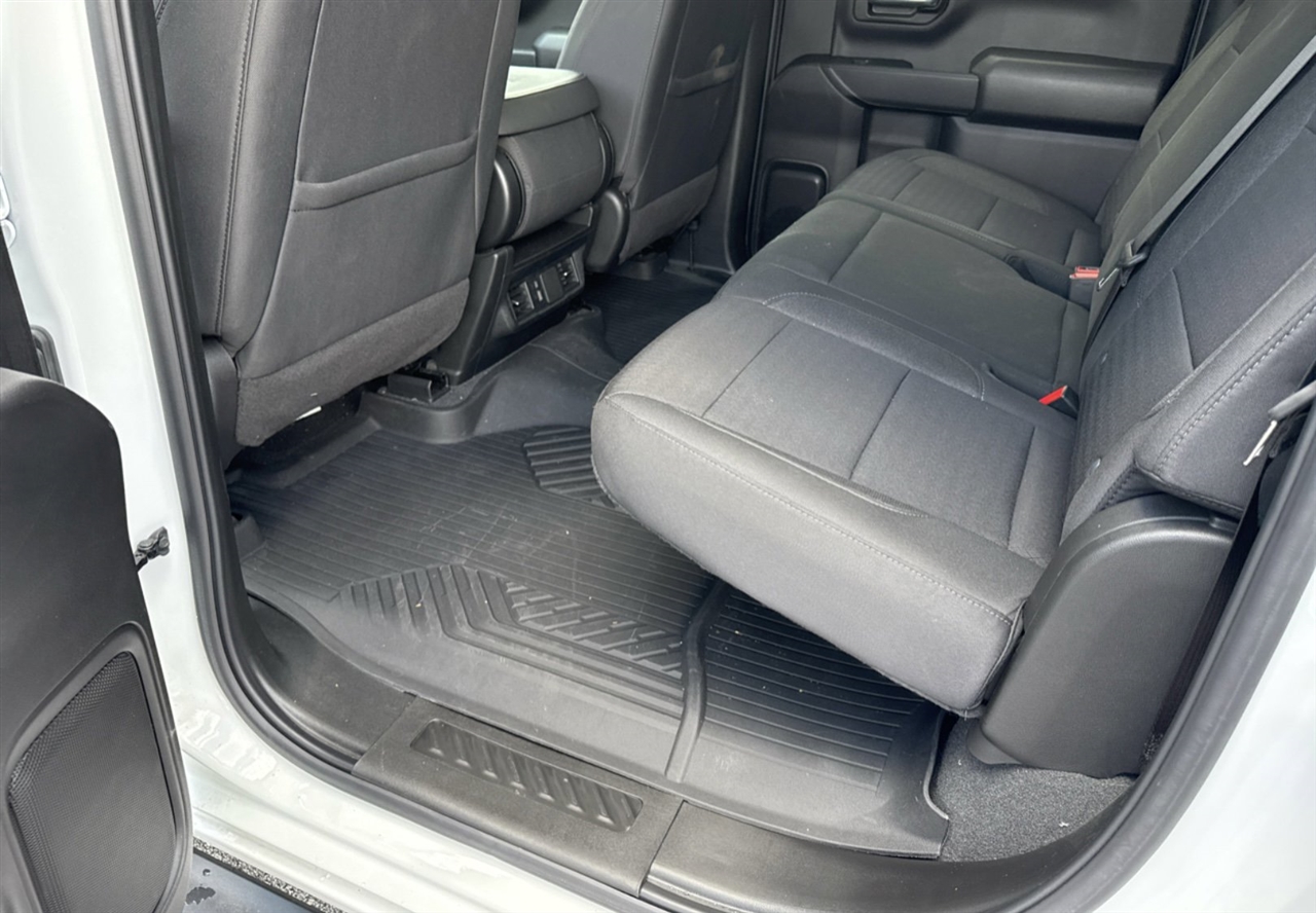 Chevrolet Silverado 1500 Custom Crew Cab 4WD 2024