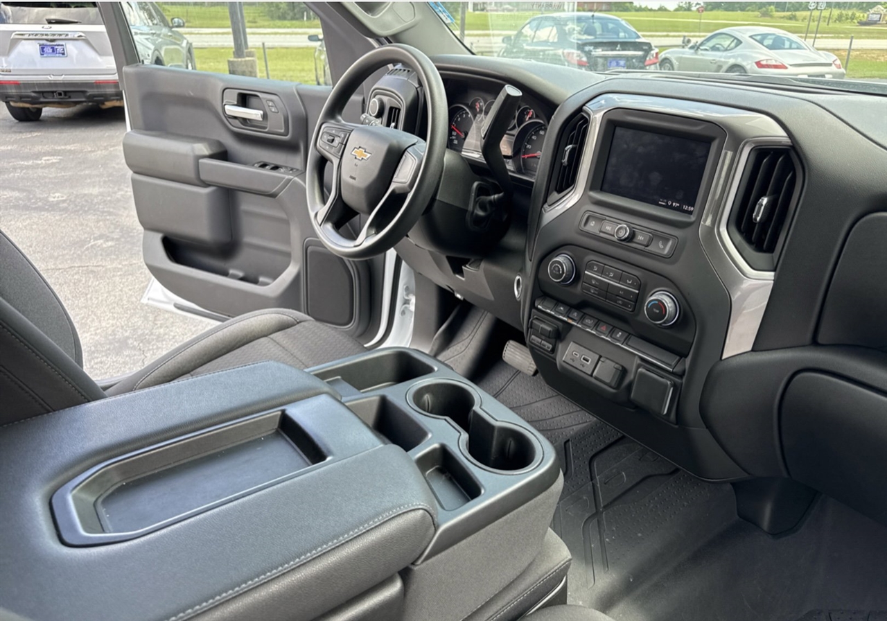 Chevrolet Silverado 1500 Custom Crew Cab 4WD 2024