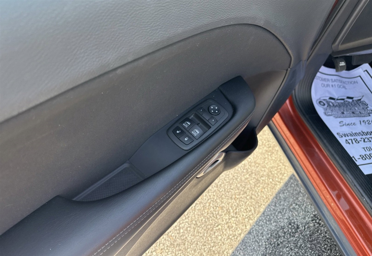 Dodge Challenger SXT RWD 2022