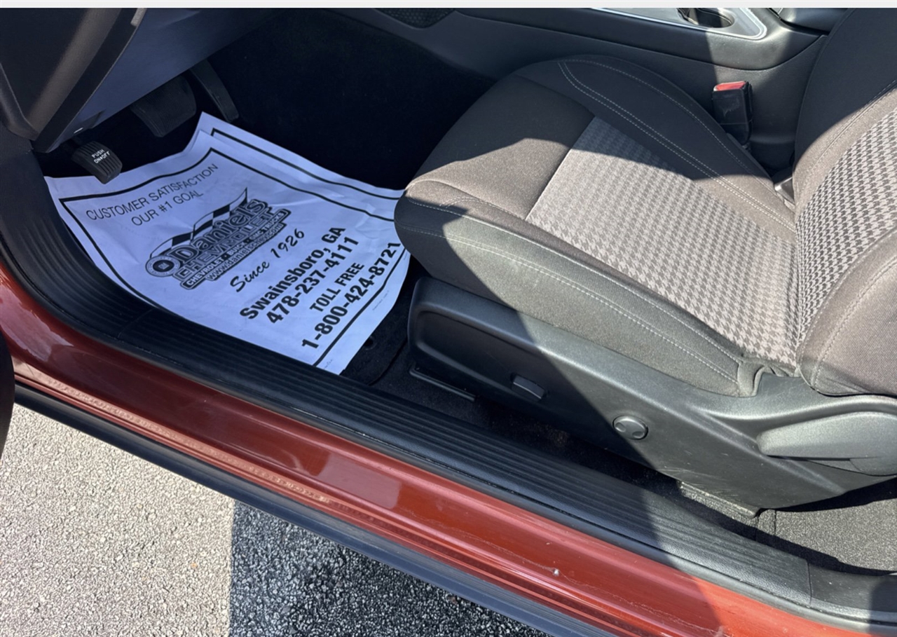 Dodge Challenger SXT RWD 2022