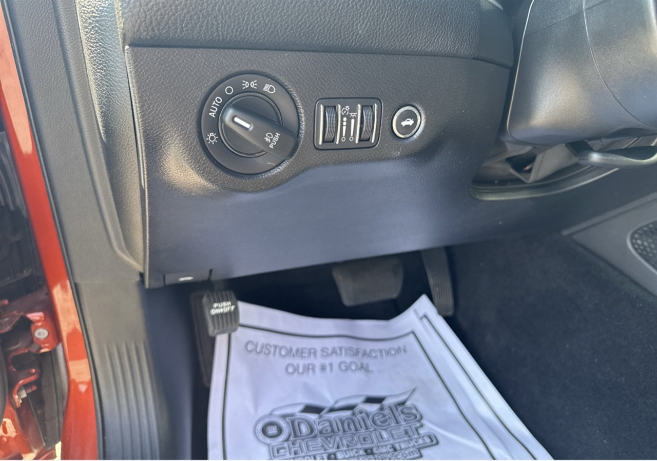 Dodge Challenger SXT RWD 2022