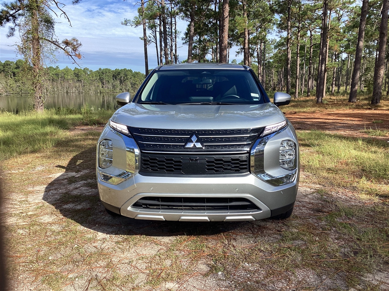 Mitsubishi Outlander SE FWD 2024