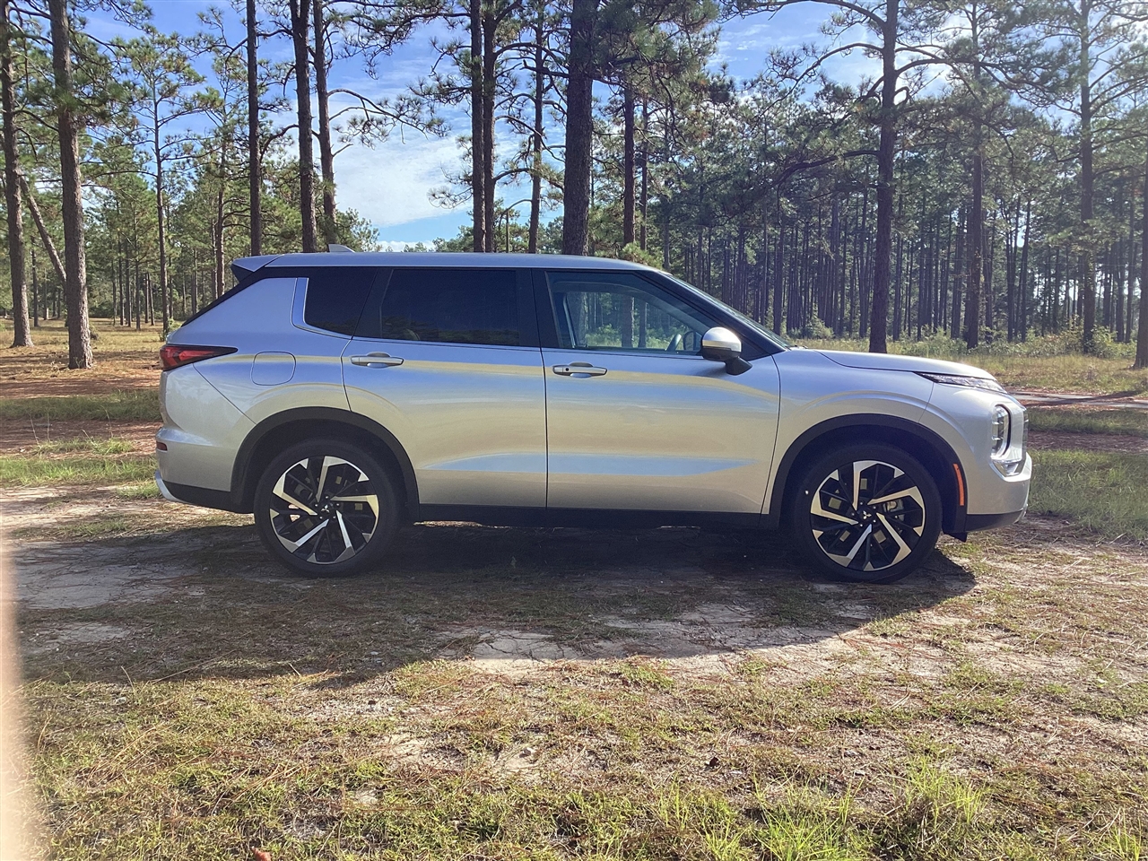 Mitsubishi Outlander SE FWD 2024