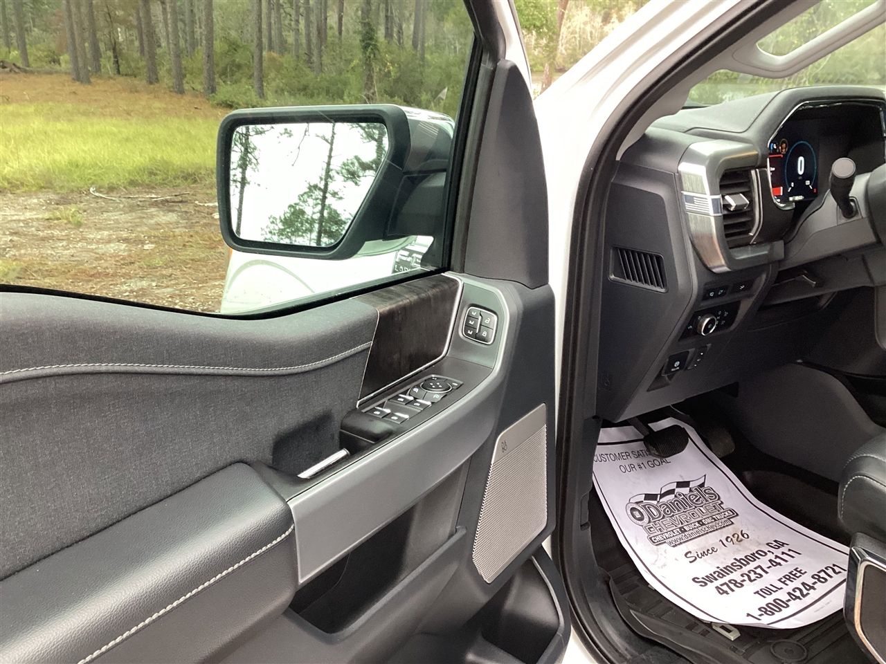 Ford F-150 Lariat 4WD SuperCrew 5.5' Box 2023