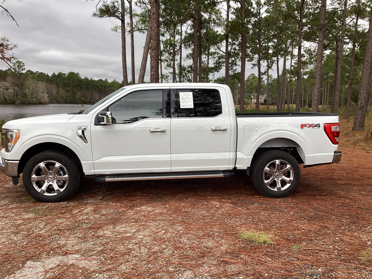 Ford F-150 Lariat 4WD SuperCrew 5.5' Box 2023