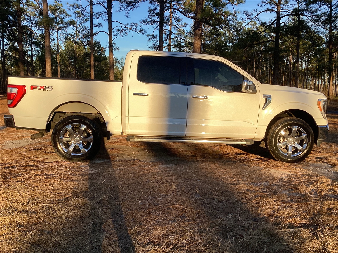 Ford F-150 Lariat 4WD SuperCrew 5.5' Box 2023