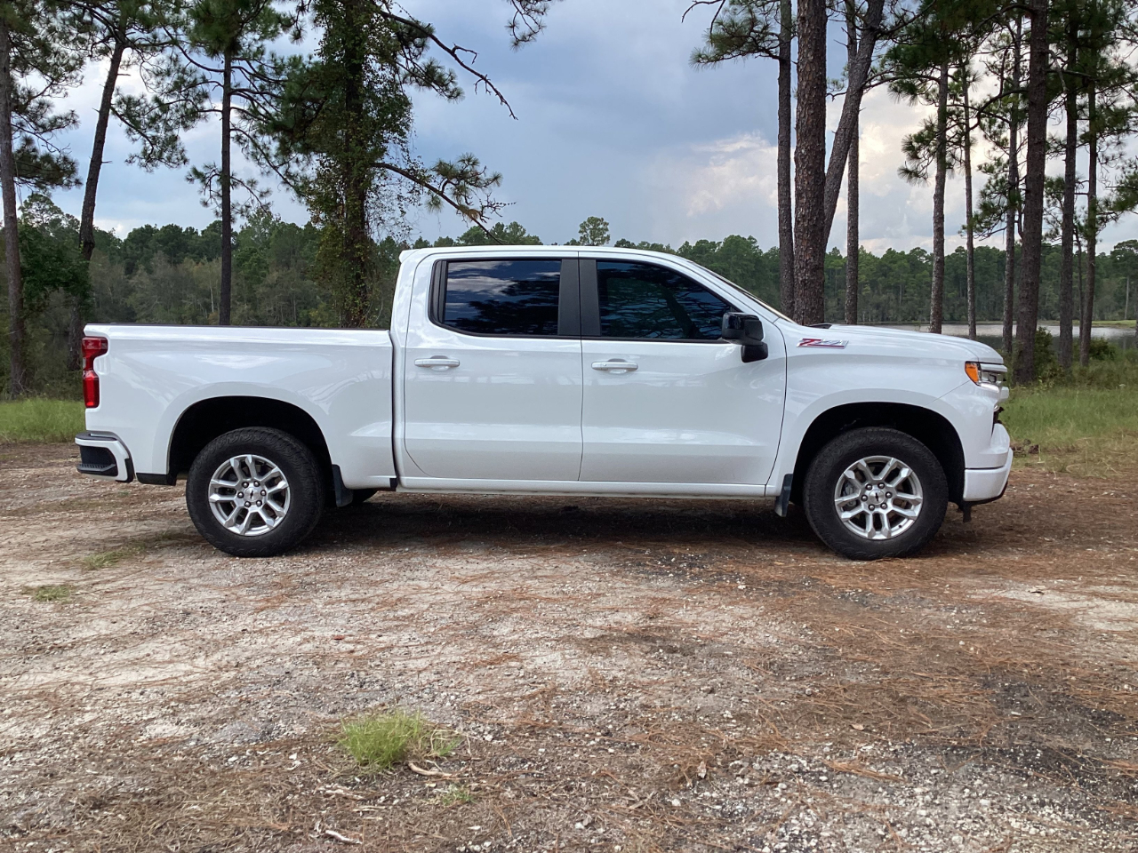 Chevrolet Silverado 1500 4WD Crew Cab 147" RST 2024