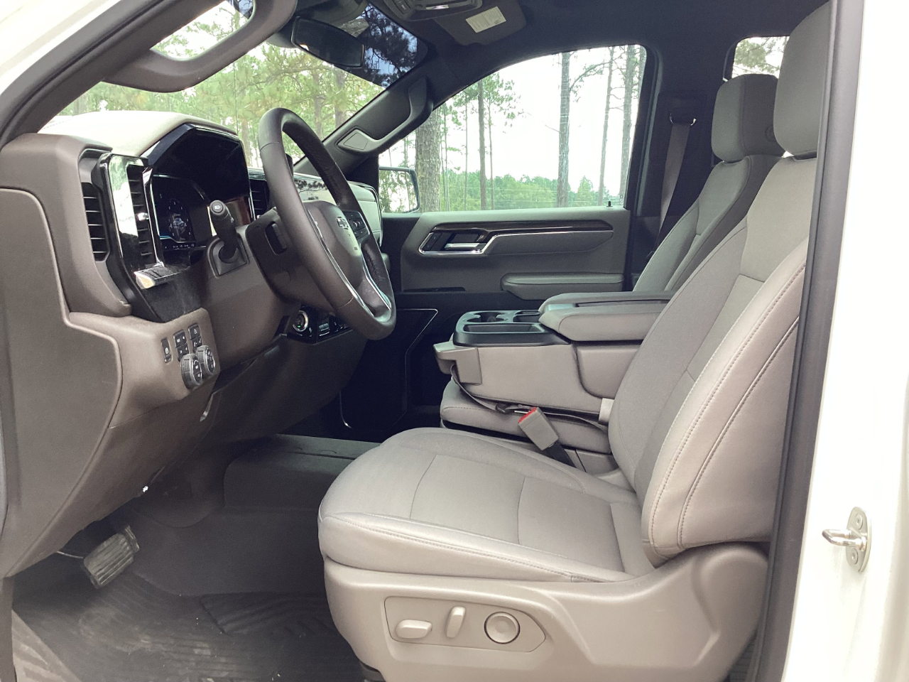 Chevrolet Silverado 1500 4WD Crew Cab 147" RST 2024