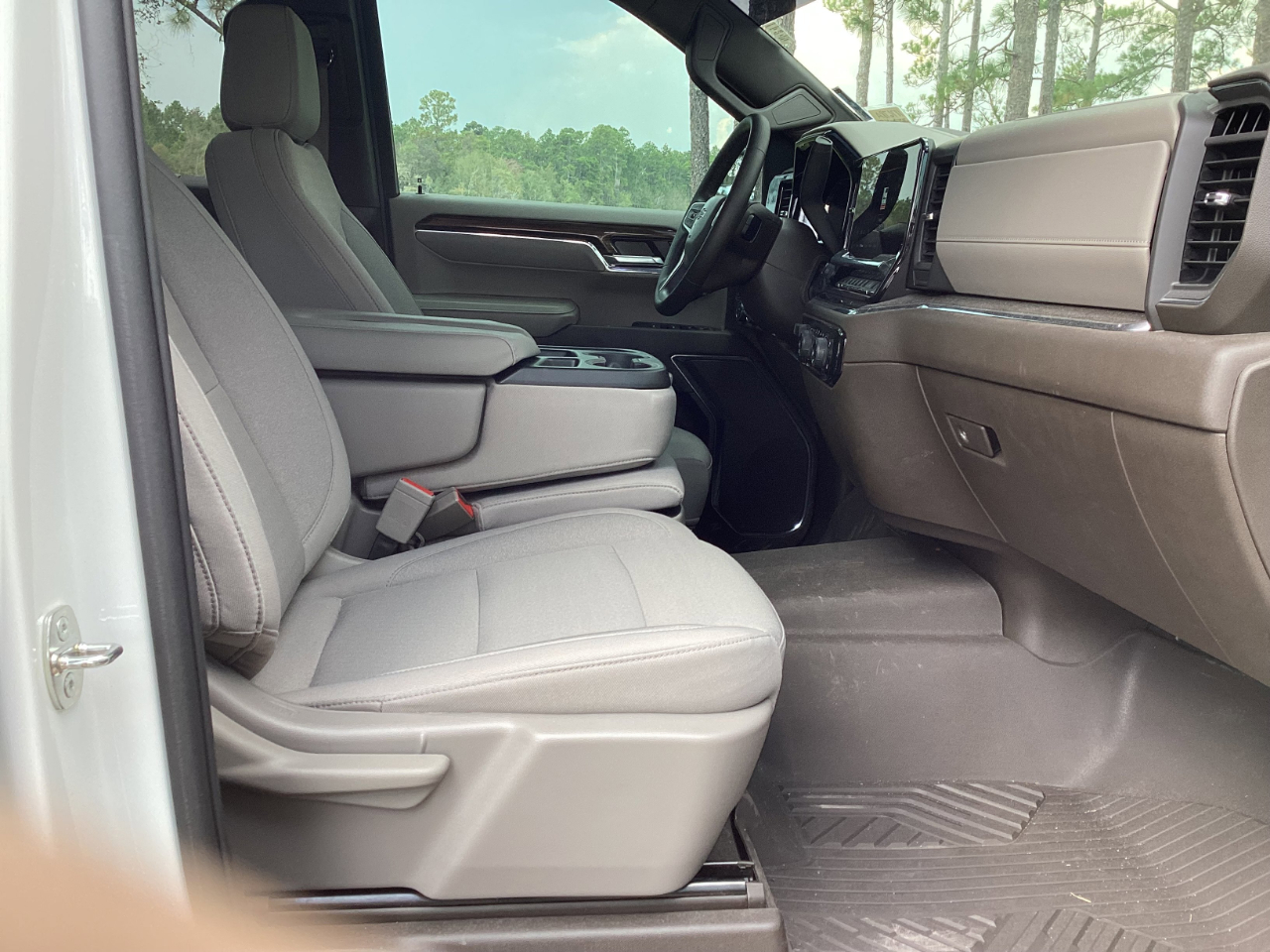 Chevrolet Silverado 1500 4WD Crew Cab 147" RST 2024