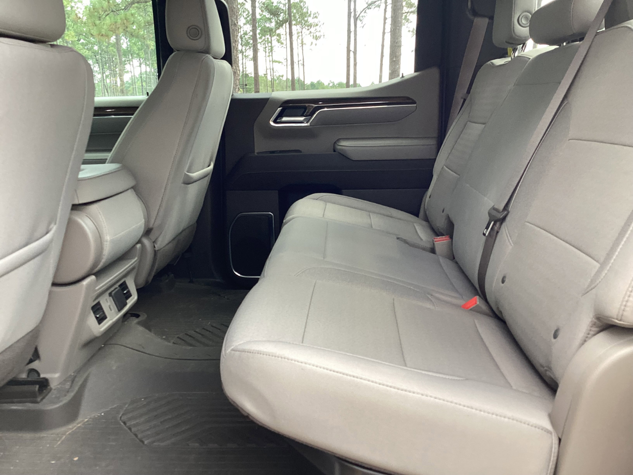 Chevrolet Silverado 1500 4WD Crew Cab 147" RST 2024