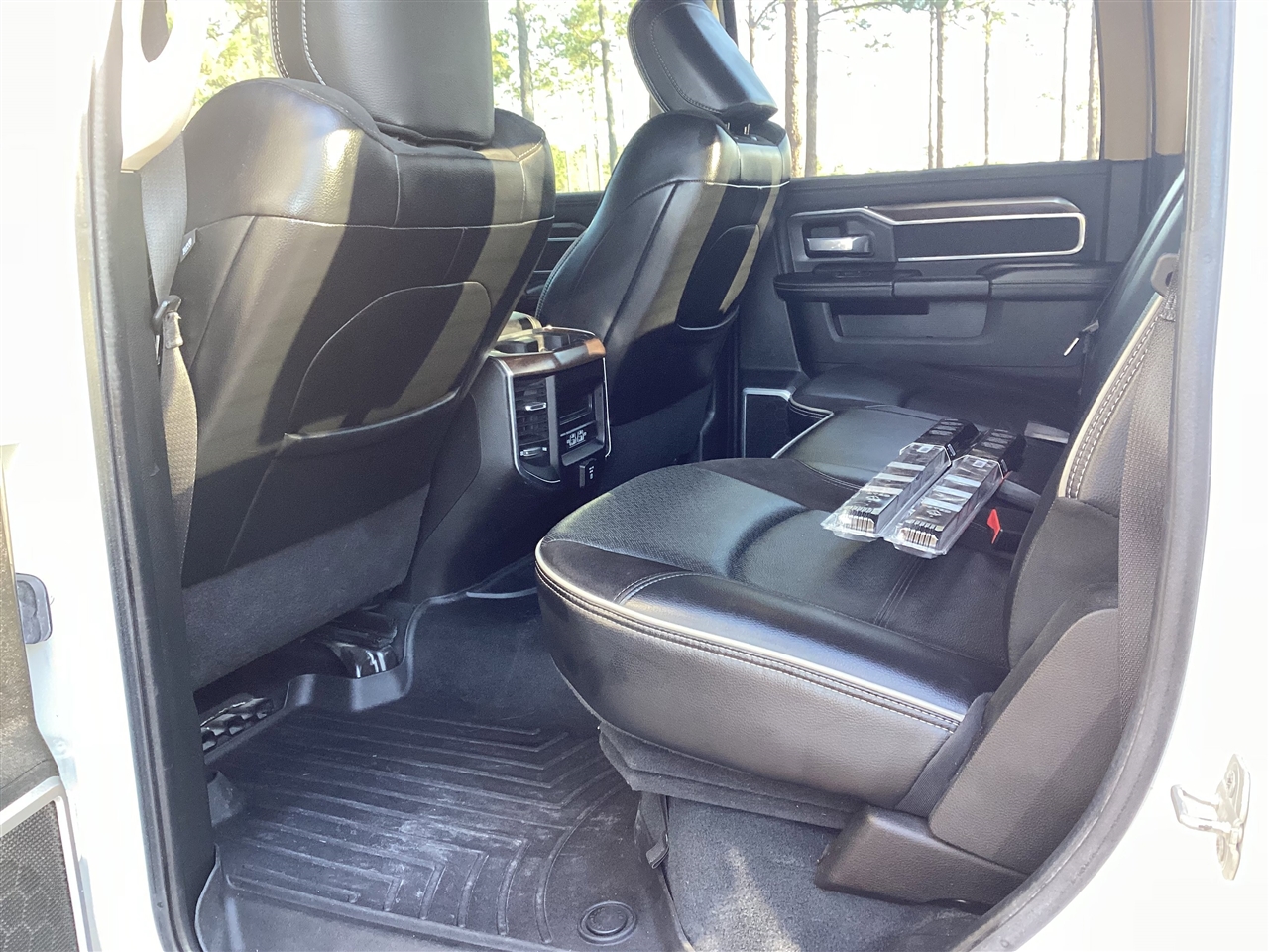 RAM 3500 Laramie 4x4 Crew Cab 6'4" Box 2022