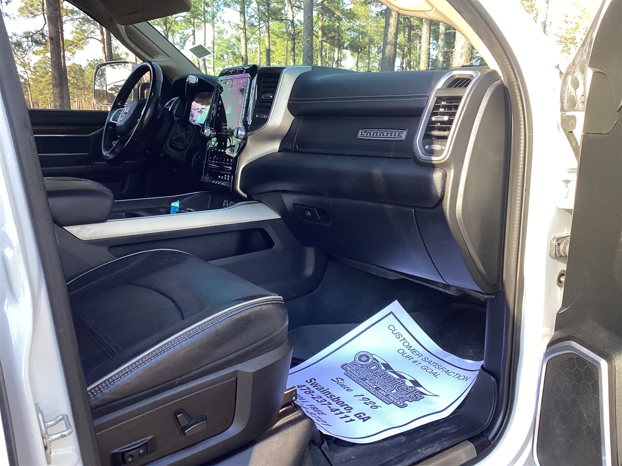 RAM 3500 Laramie 4x4 Crew Cab 6'4" Box 2022